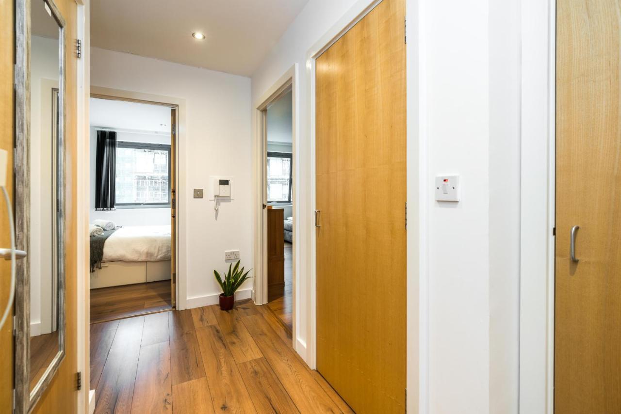 Fast Internet One Bedroom Apartment In Greater London, Id Required Exterior foto