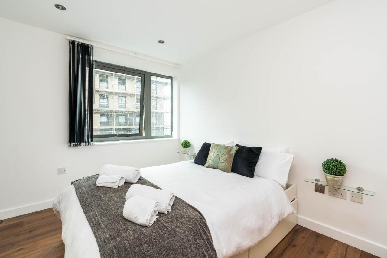 Fast Internet One Bedroom Apartment In Greater London, Id Required Exterior foto