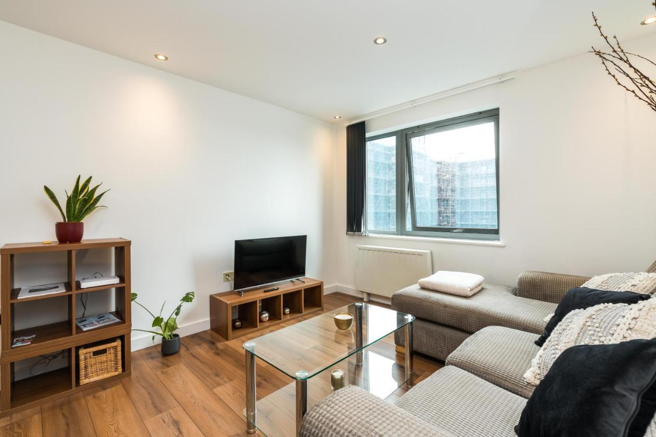 Fast Internet One Bedroom Apartment In Greater London, Id Required Exterior foto