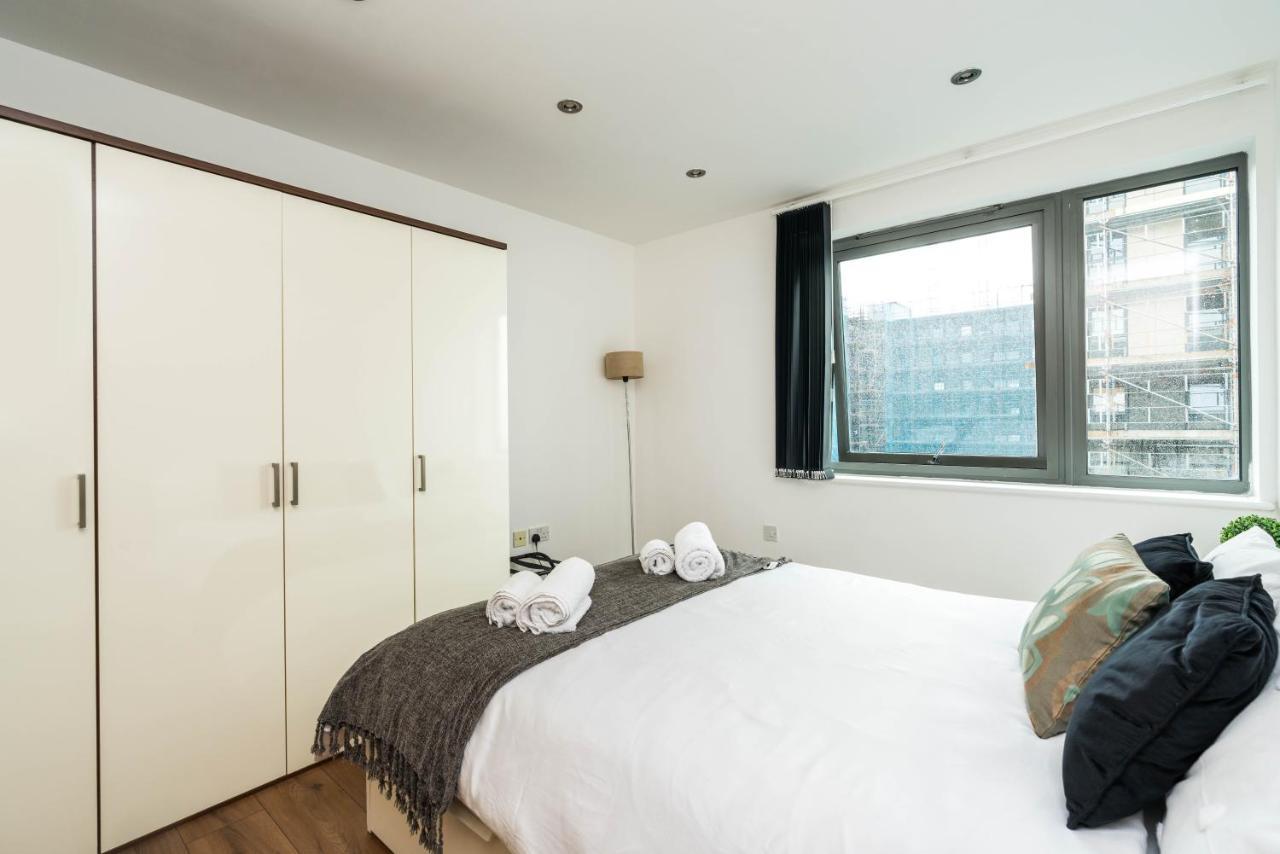 Fast Internet One Bedroom Apartment In Greater London, Id Required Exterior foto