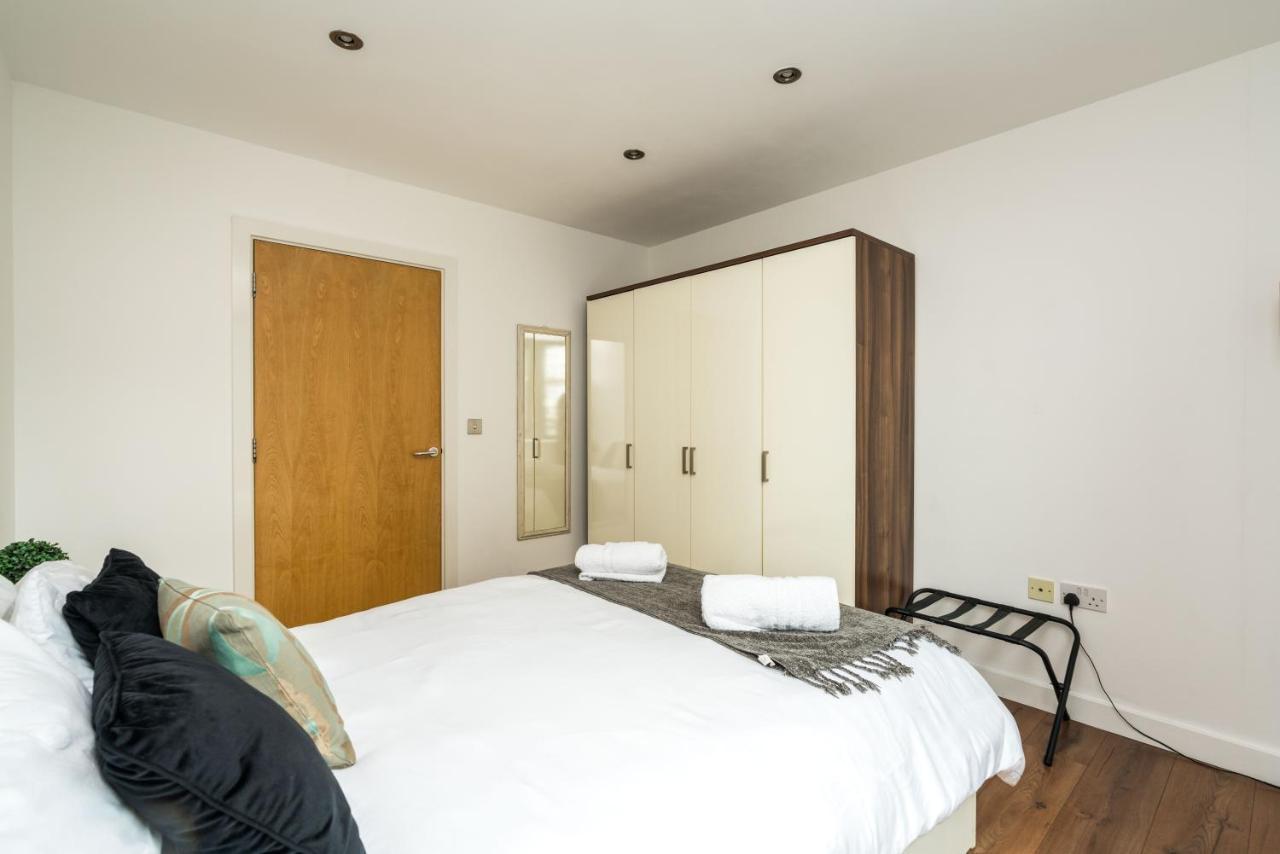 Fast Internet One Bedroom Apartment In Greater London, Id Required Exterior foto